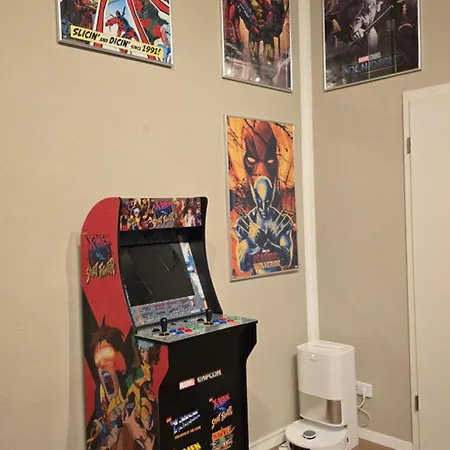 Kulturelles Businessapartment Mit Balkon Lejlighed *