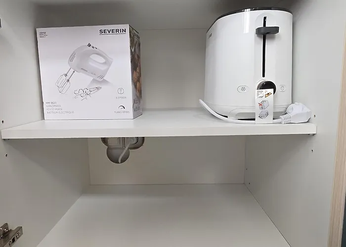 Kulturelles Businessapartment Mit Balkon Apartment *